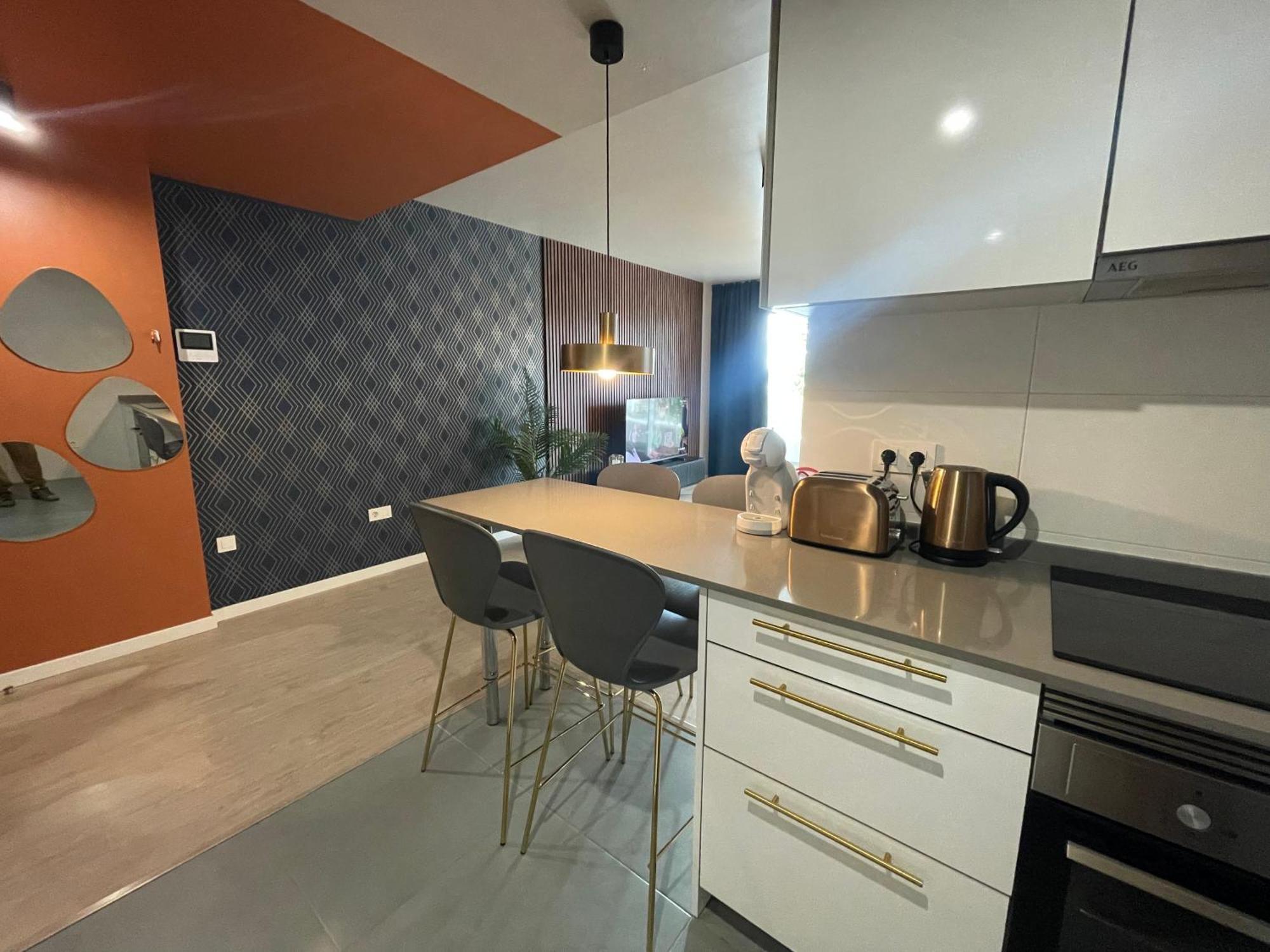 Brand New Apartment With Gym&Rooftop Pool. 马尔韦利亚 外观 照片